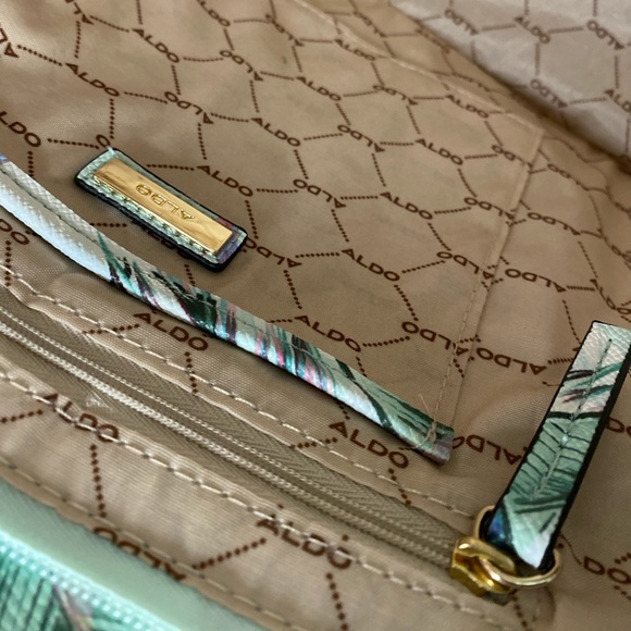 Handbag - Picture 4 of 6